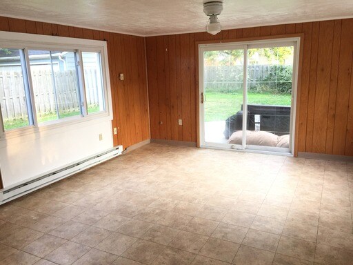Building Photo - 26900 Farringdon Ave