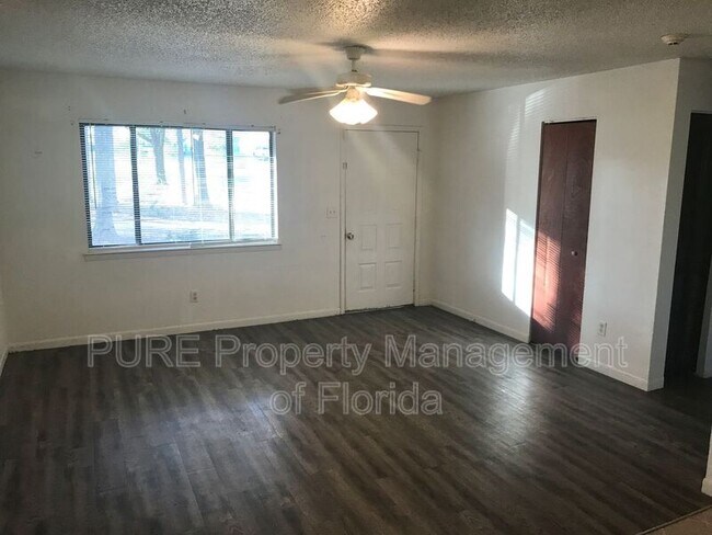 Foto del edificio - 3800 NE 41st St