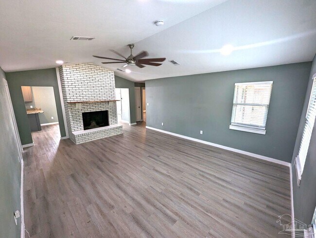 Foto del edificio - 6045 Hamilton Bridge Rd