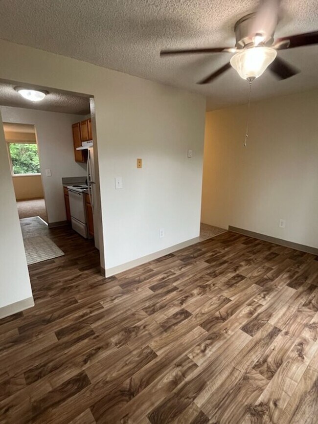 Building Photo - Upcoming 2-Bedroom Apartment coming available 9/15/26! Currently offering 1 month free!