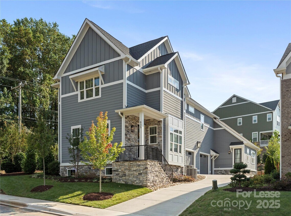 Foto principal - 805 Naples Dr