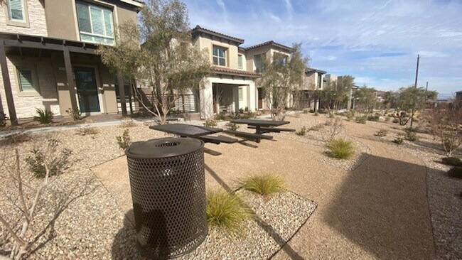 Building Photo - Summerlin 3 bedroom townhome built 2021