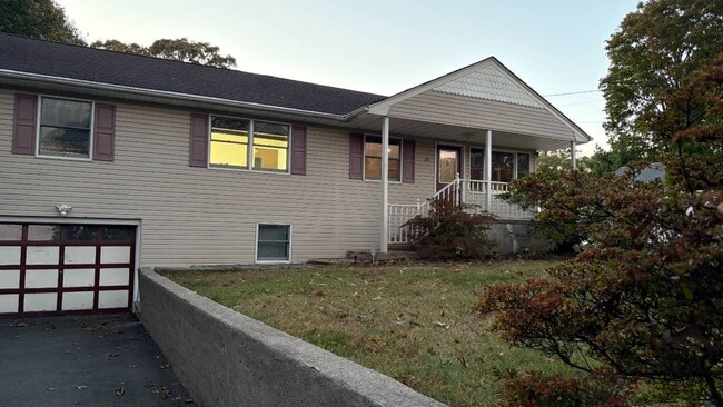 Building Photo - 28 McGaw Ave