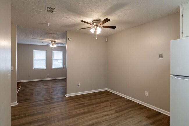 Foto del edificio - 110 Upland Ct