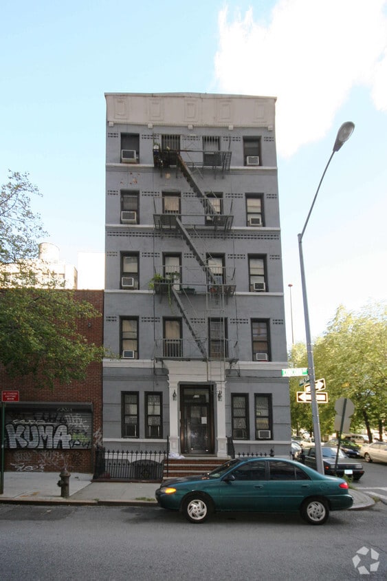 Primary Photo - 133 Concord St