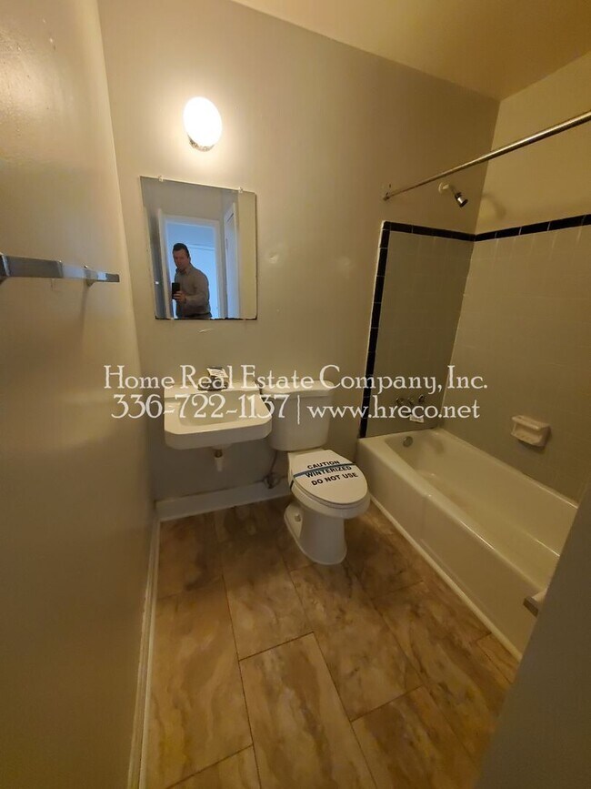 Foto del edificio - 2332 N Cherry St