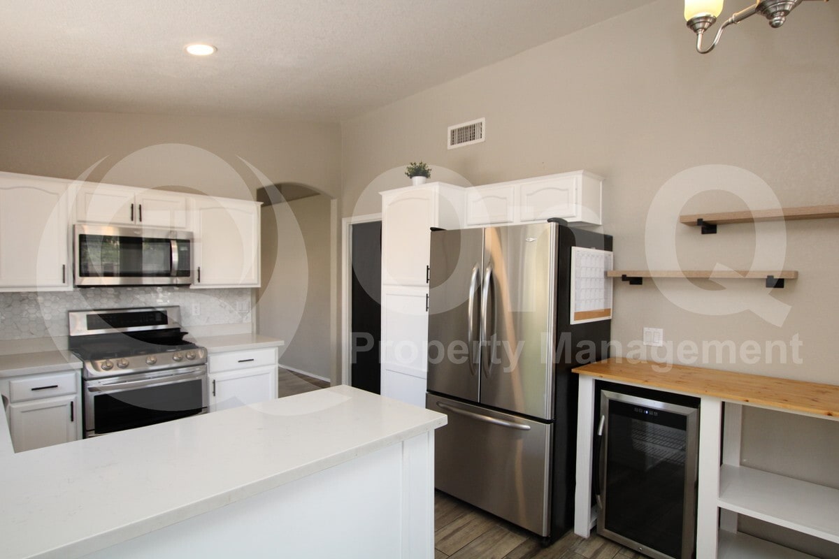 Photo - 545 South Ash Street