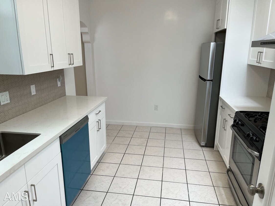 Foto principal - 3 br, 1.5 bath House - 1770 27th Avenue