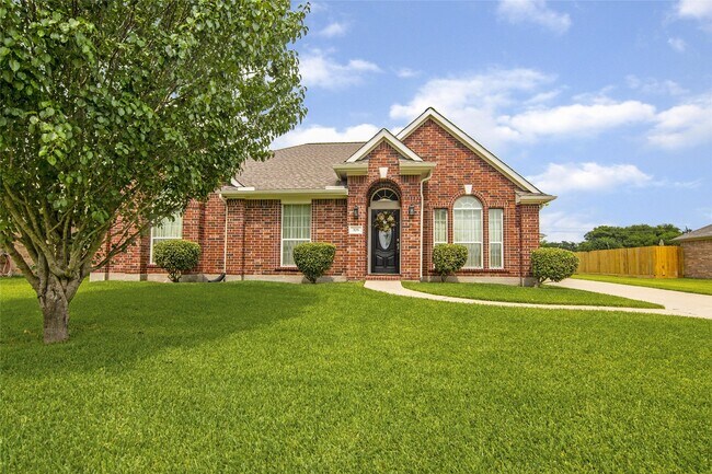 Building Photo - 306 King William Dr