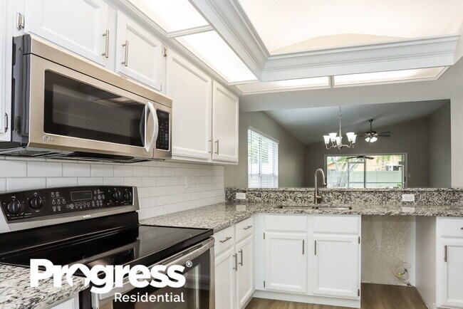 Building Photo - 2013 Thornbush Pl