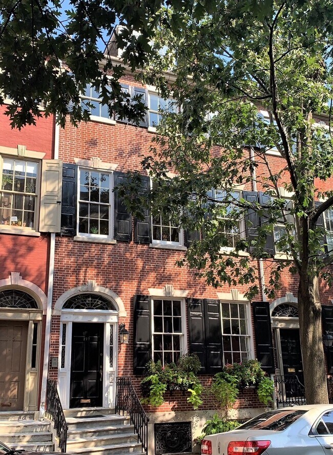 Edificio pequeño y bien mantenido - 277 S 4th St