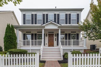 Building Photo - 2705 Mae Wade Ave