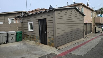 Building Photo - 723 Santa Barbara Pl