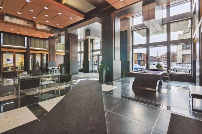 Foto del edificio - 411 S Old Woodward Ave