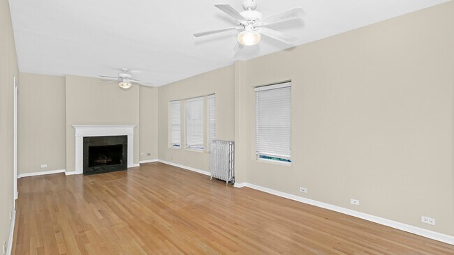 Foto del edificio - 845 W Belle Plaine Ave