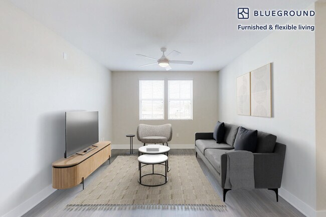 Building Photo - 5685 Park Dr