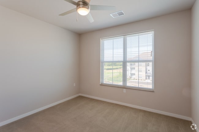 Bedroom - One Glenn Place