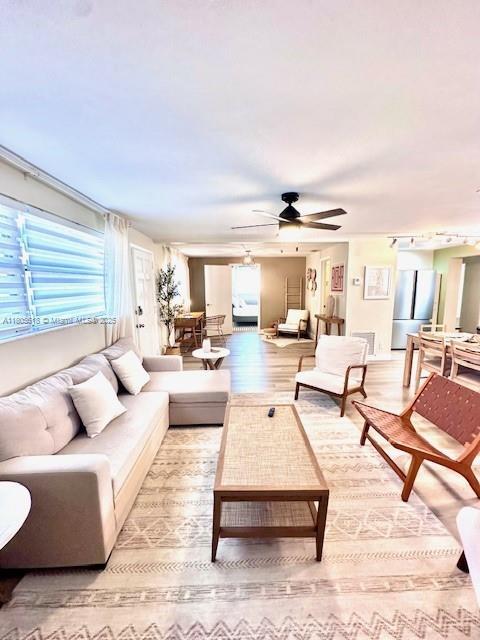 Foto del edificio - 5893 Williamson Rd