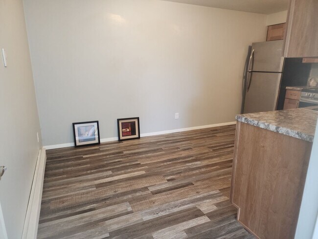 Foto del edificio - 692-694 Olson Ave