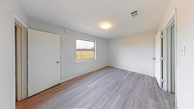 Building Photo - 3110 Cascade Ln