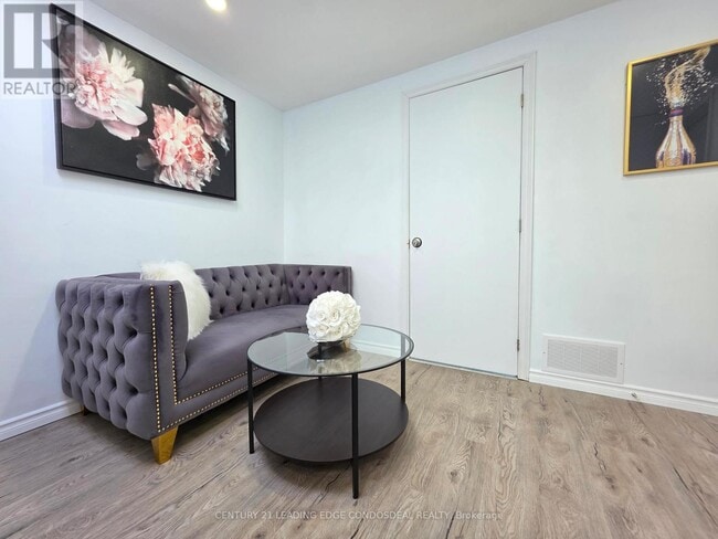 Photo du bâtiment - 658 Dundas St W