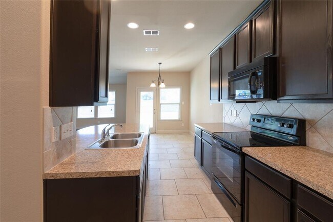 Foto del edificio - 3111 Flowering Springs Dr