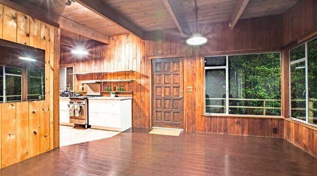 Foto del edificio - Perfect cottage-style home in Berkeley Hil...