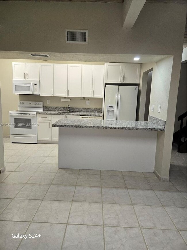 Building Photo - 7601 SW 105th Ave