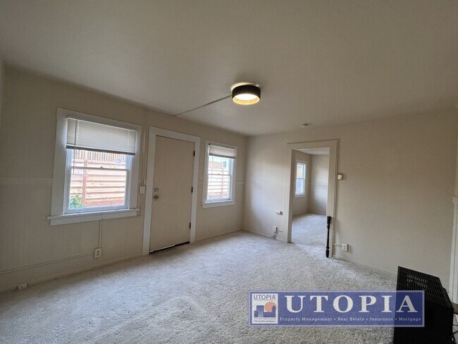 Foto del edificio - 204 Hollister Ave