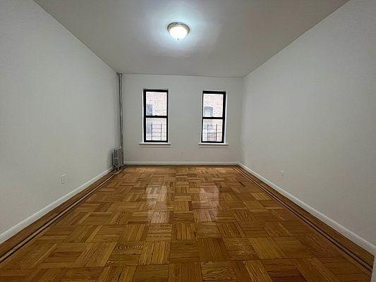 Foto del edificio - 2 bedroom in BRONX NY 10452