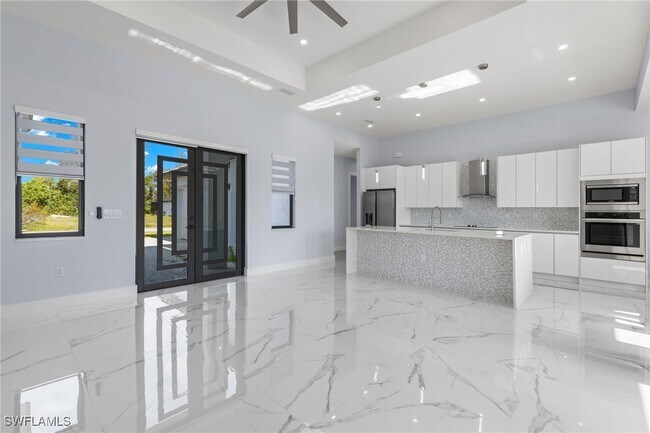 Foto del edificio - 121 NW 10th Ave