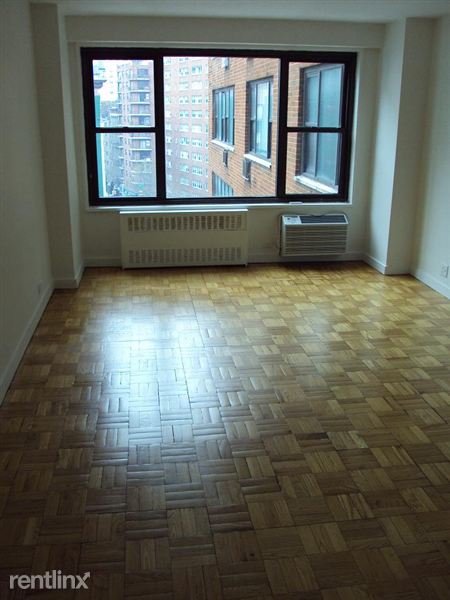 Primary Photo - 130 4th Ave
