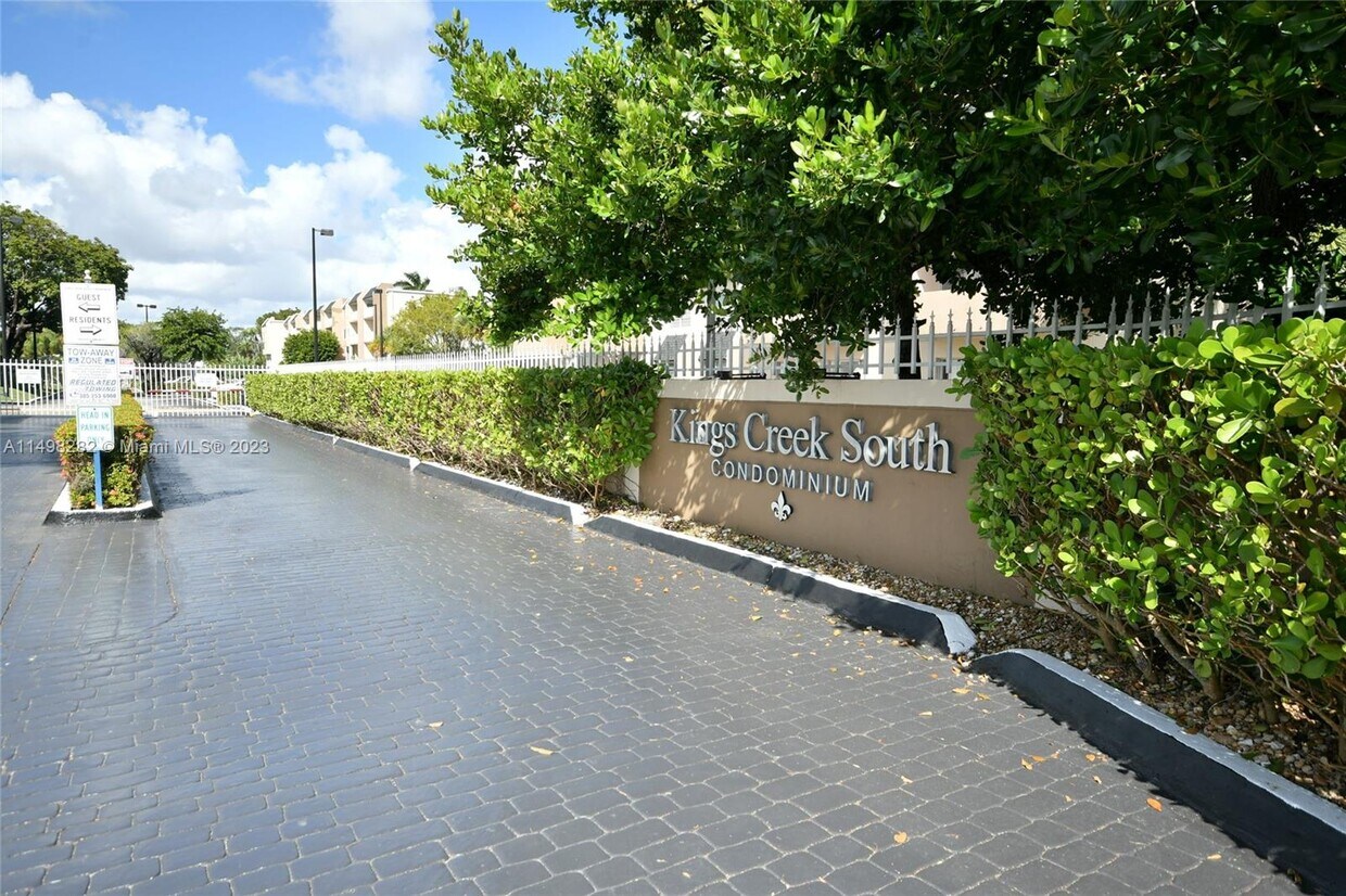 Primary Photo - 7707 SW 86th St