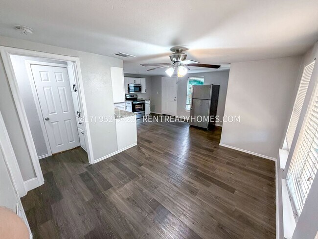 Building Photo - 245 Conner Plaza