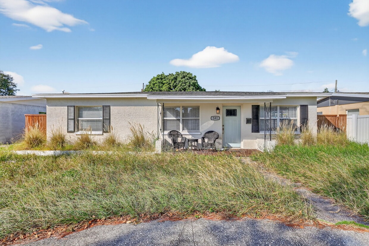 Foto principal - 541 40th Ave NE