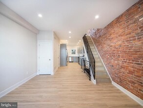 Building Photo - 1409 S Etting St