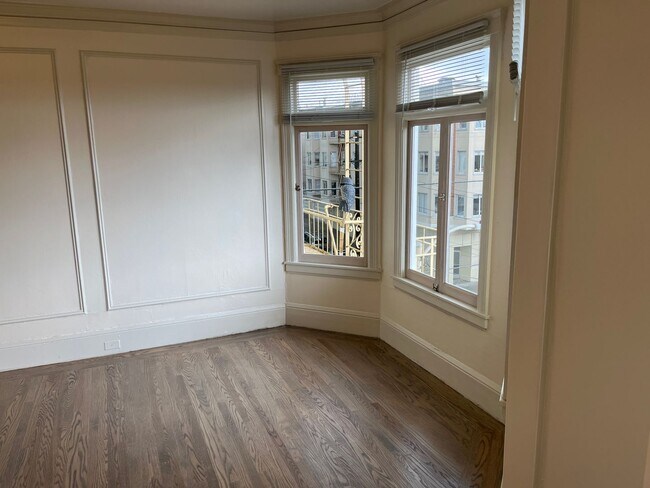 Foto del edificio - Top floor large studio with great natural ...