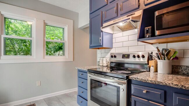 Foto del edificio - 2229 S Shelby St