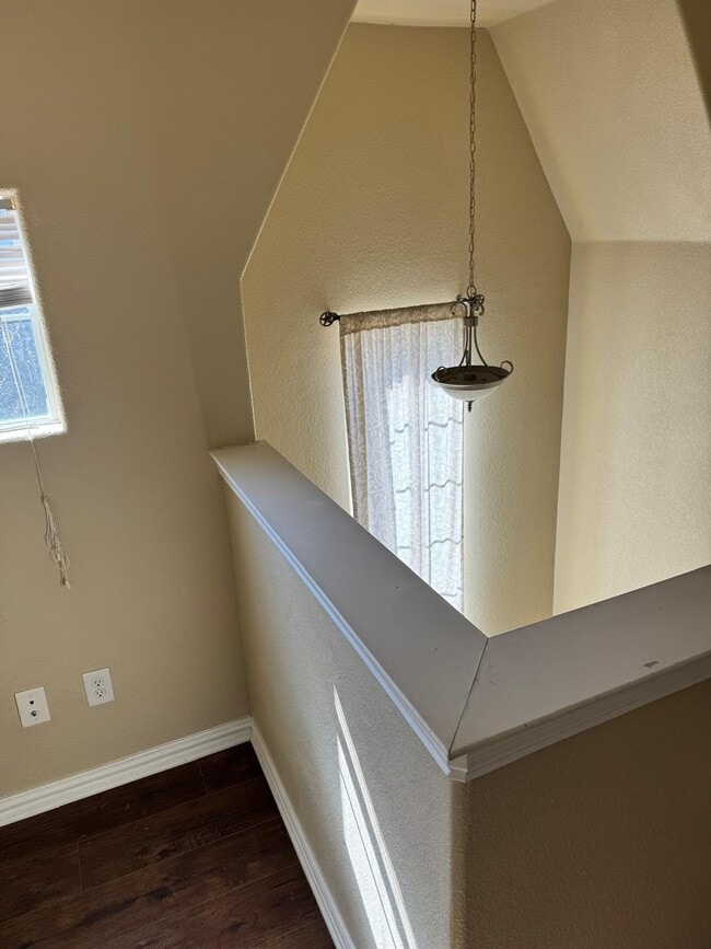 Building Photo - 706 S Jupiter Rd