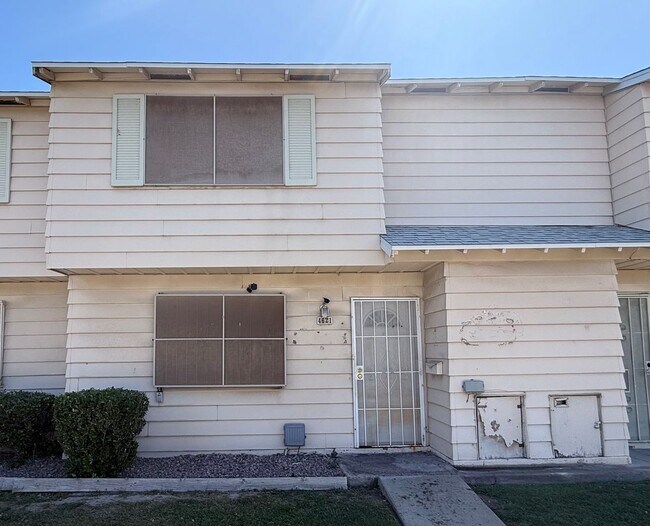 Foto del edificio - 3 Bedroom Townhouse with a 2 car garage an...
