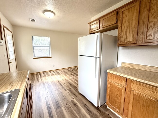 Foto del edificio - 818 Roff St