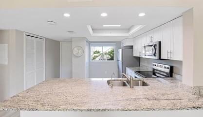 Building Photo - 152 Cypress Way E