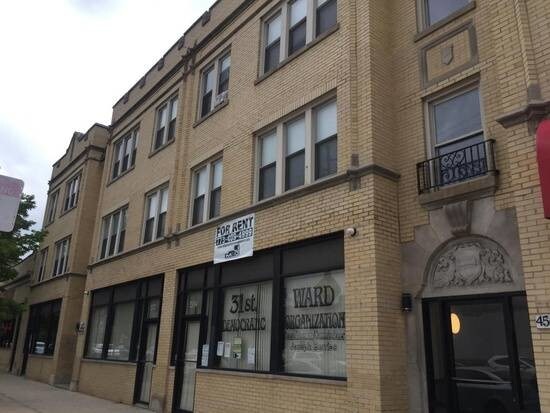 Foto principal - 4501 W Fullerton Ave