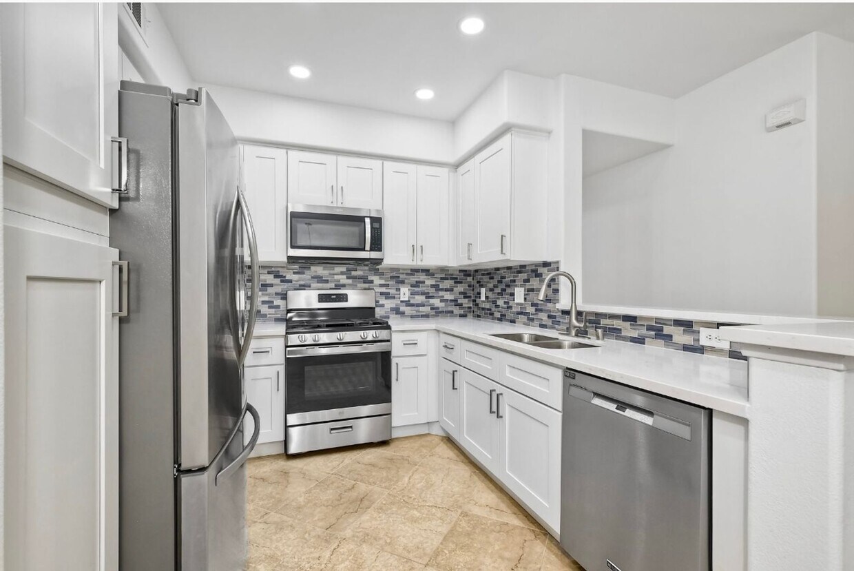 Primary Photo - Newly Remodeled - Stunning 2 Bedroom, 2 Ba...