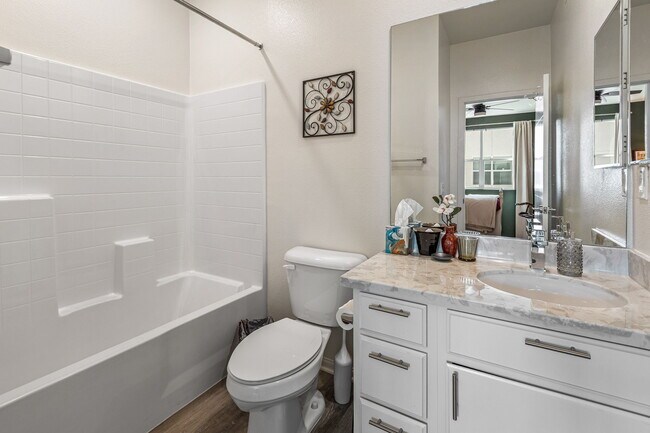 Building Photo - 2054 Luzon Ln