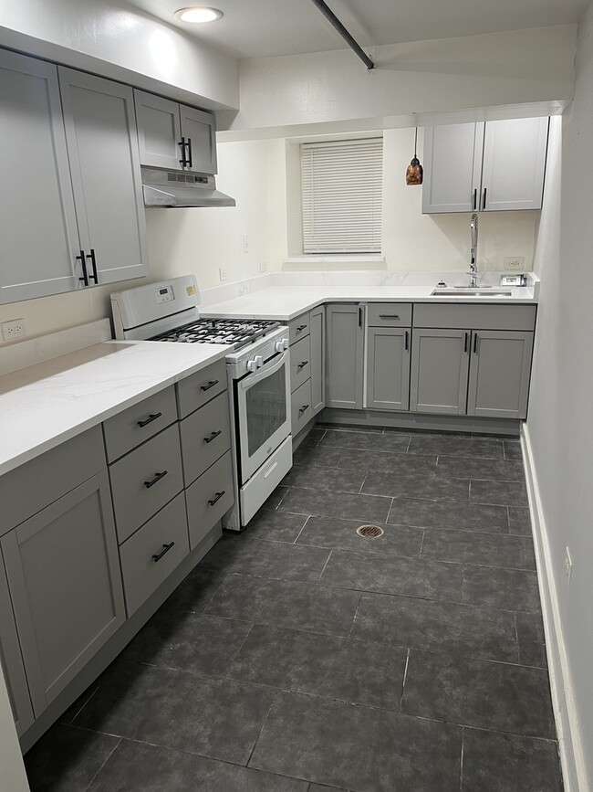 Foto del edificio - 1922 S Springfield Ave