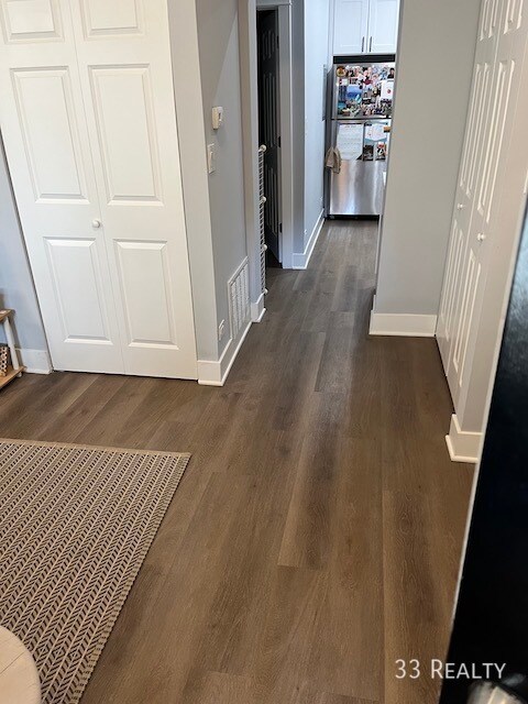 Building Photo - 1402 N Greenview Ave