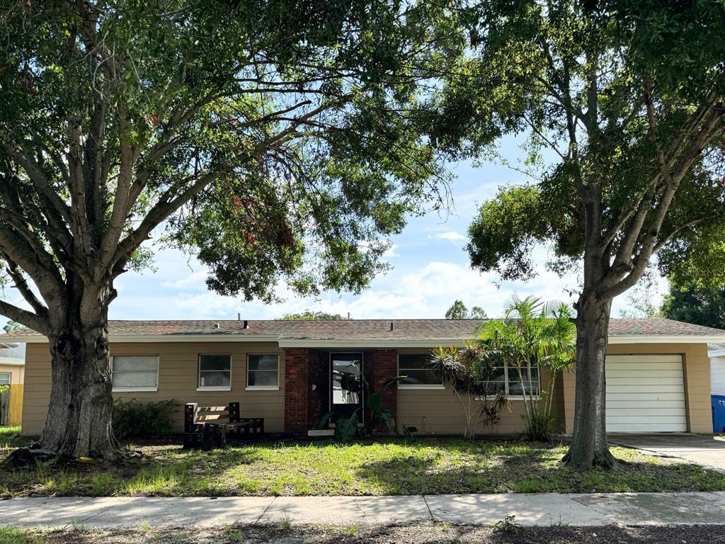 Foto principal - 5030 10th St N