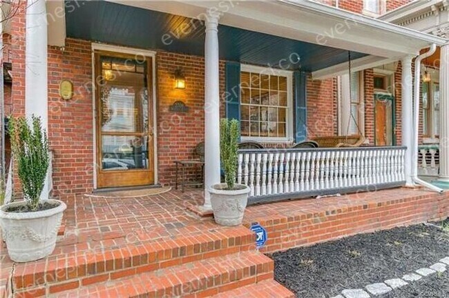 Foto del edificio - 2708 W Grace St