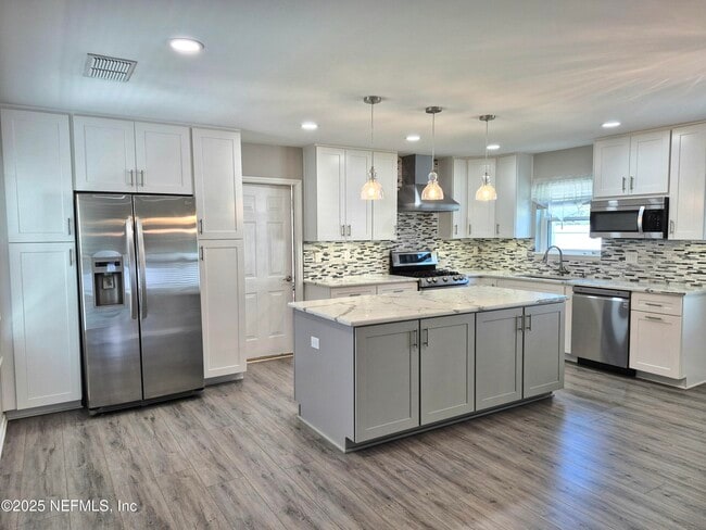 Building Photo - 11147 Bugatti Ct